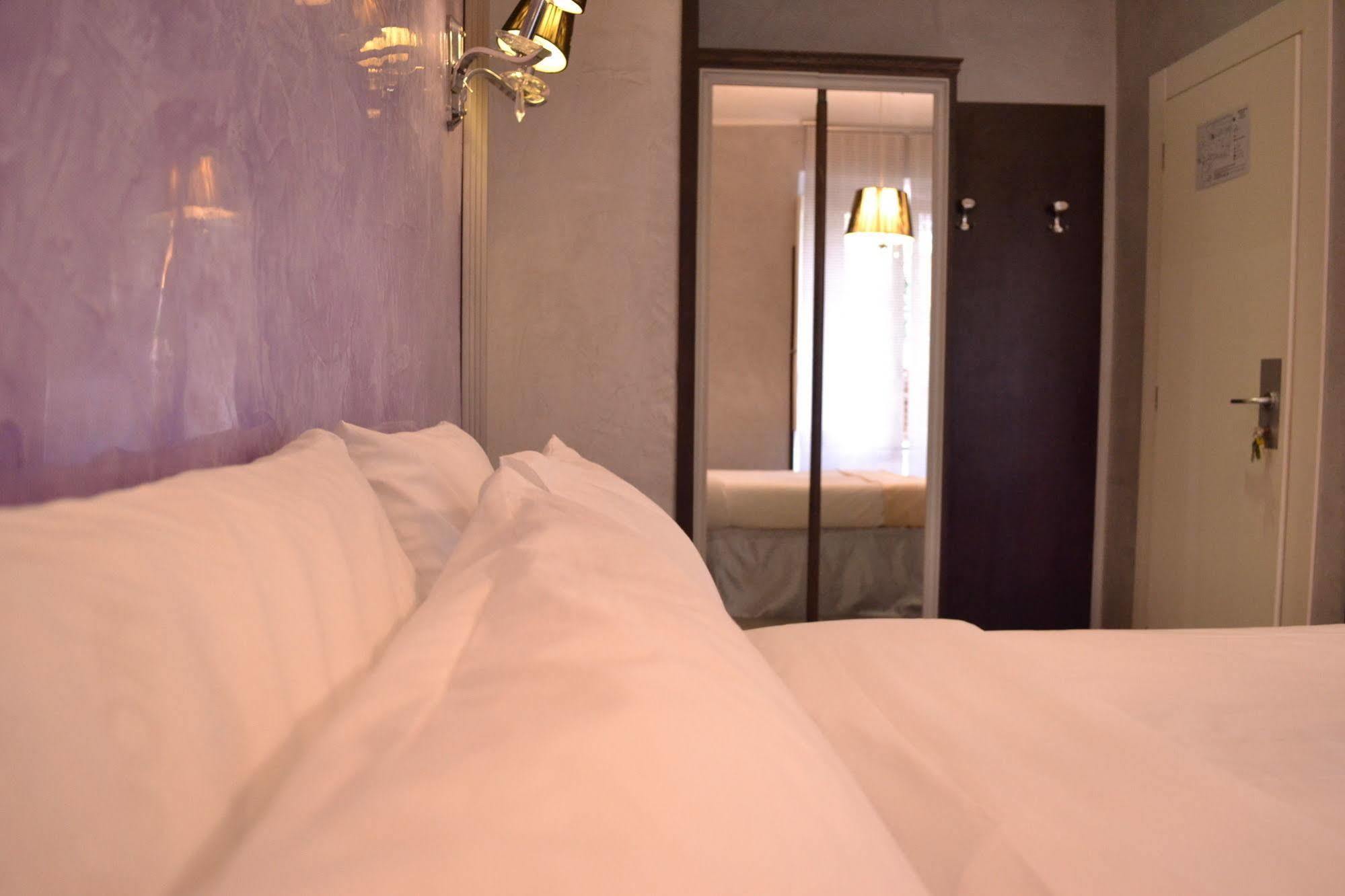 Tiburtina House Hotell Rom Exteriör bild