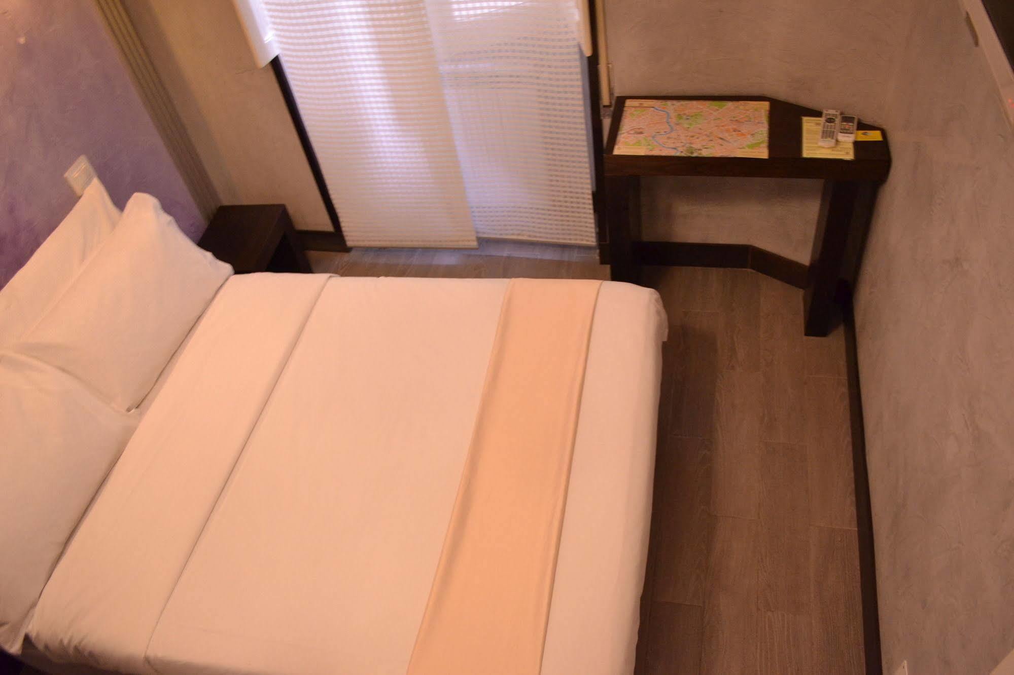 Tiburtina House Hotell Rom Exteriör bild