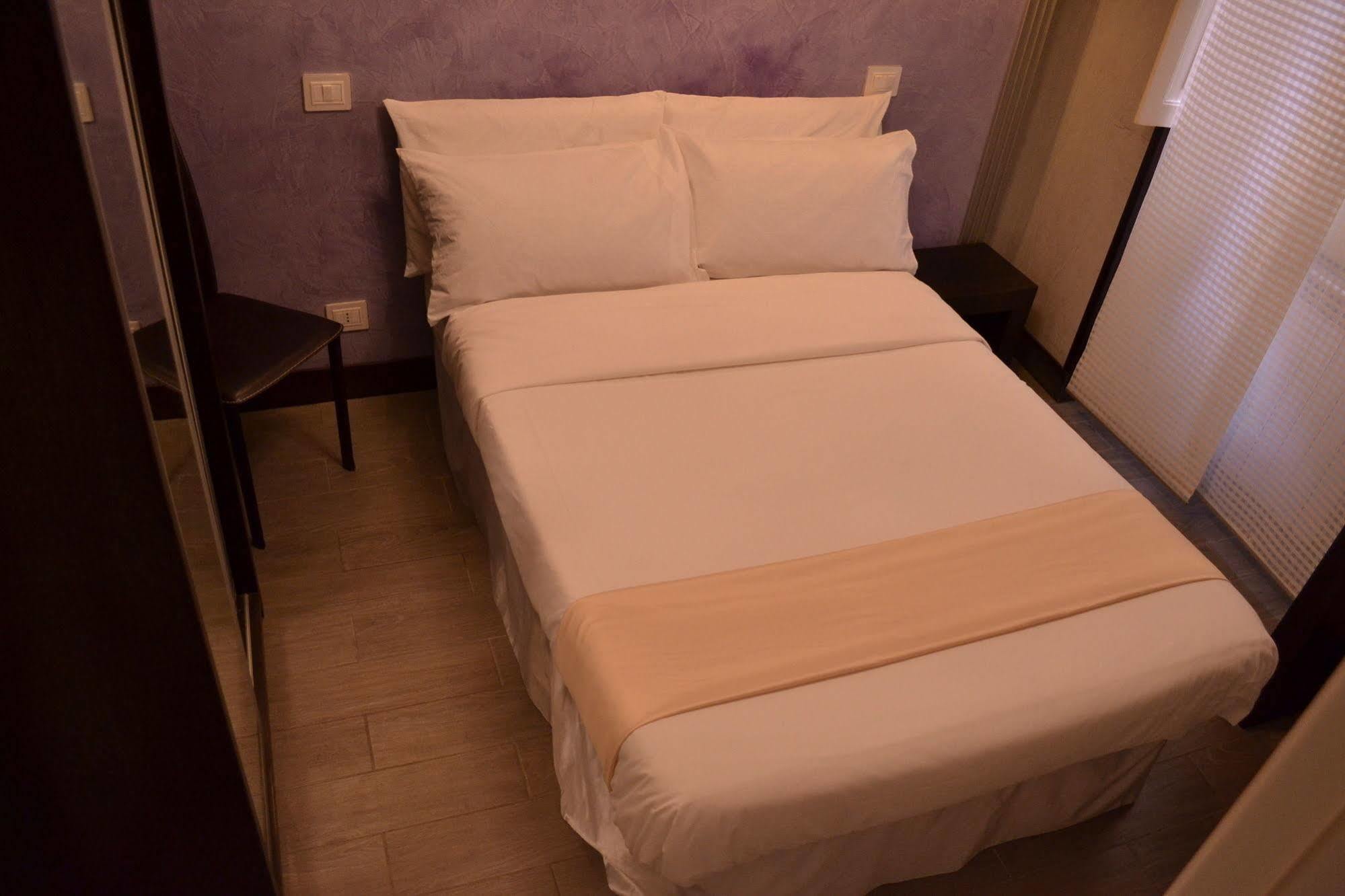 Tiburtina House Hotell Rom Exteriör bild