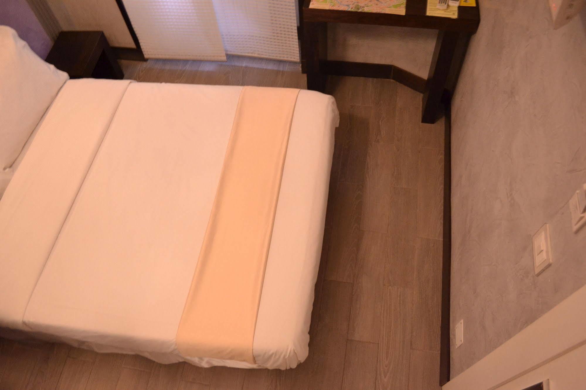 Tiburtina House Hotell Rom Exteriör bild